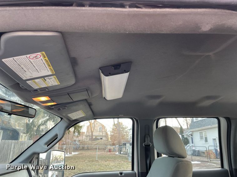 image for item MB9026 2011 Ford F350 Super Duty XL  Crew Cab pickup truck