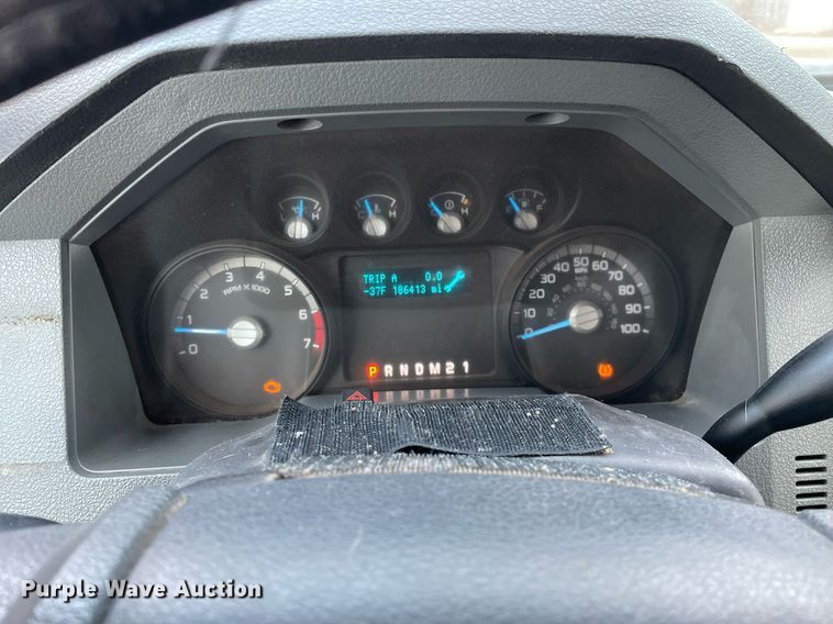 image for item MB9026 2011 Ford F350 Super Duty XL  Crew Cab pickup truck