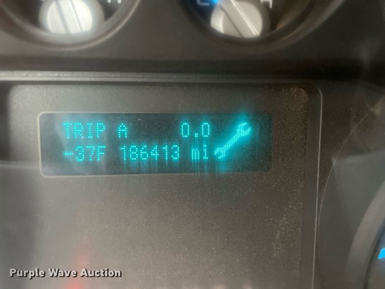 image for item MB9026 2011 Ford F350 Super Duty XL  Crew Cab pickup truck