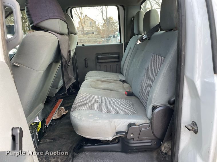 image for item MB9026 2011 Ford F350 Super Duty XL  Crew Cab pickup truck