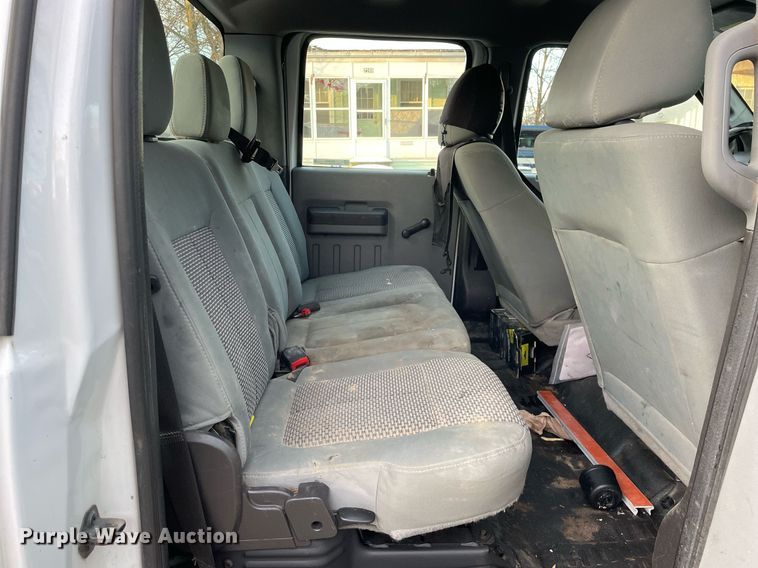 image for item MB9026 2011 Ford F350 Super Duty XL  Crew Cab pickup truck