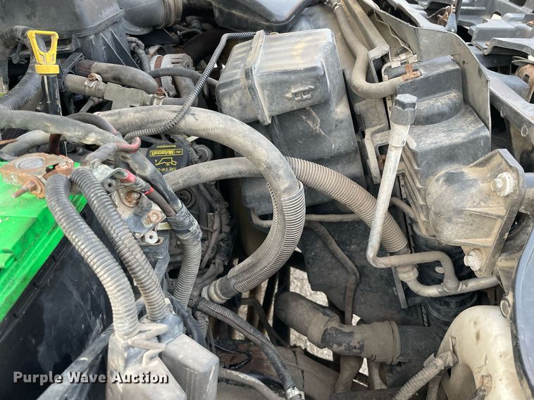 image for item MB9026 2011 Ford F350 Super Duty XL  Crew Cab pickup truck