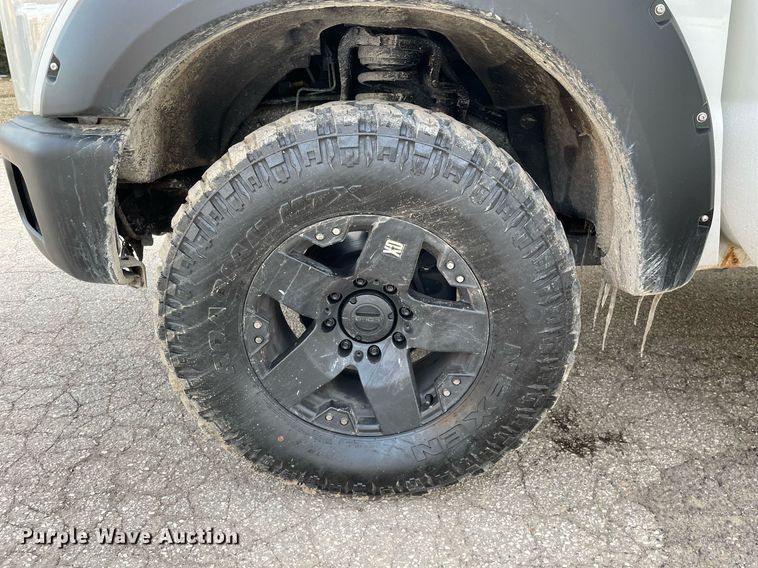 image for item MB9026 2011 Ford F350 Super Duty XL  Crew Cab pickup truck