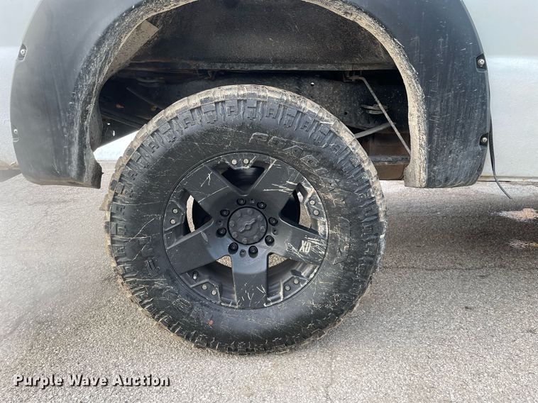 image for item MB9026 2011 Ford F350 Super Duty XL  Crew Cab pickup truck