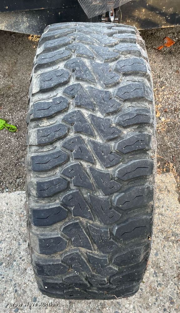 image for item MB9026 2011 Ford F350 Super Duty XL  Crew Cab pickup truck