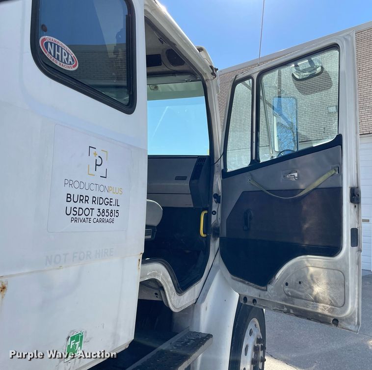 image for item MB9030 1997 Freightliner FL106  box truck