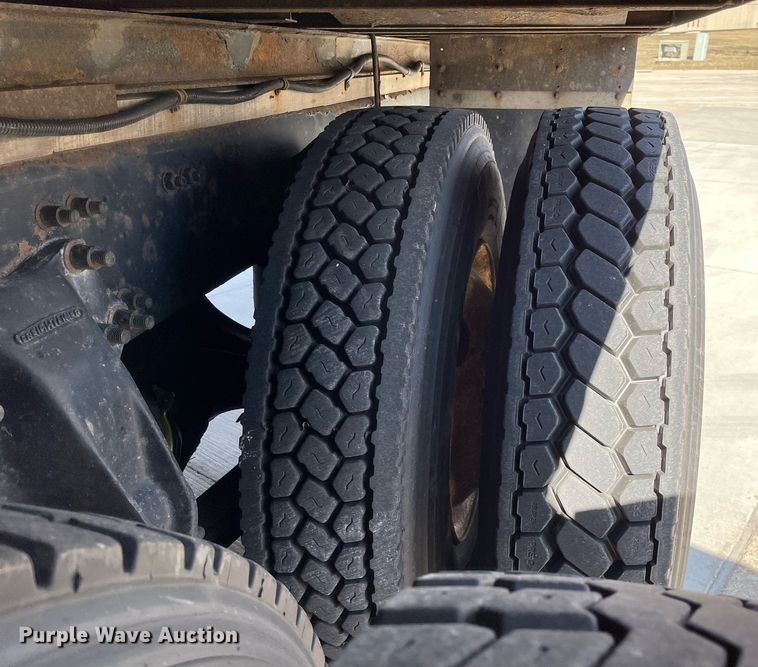 image for item MB9030 1997 Freightliner FL106  box truck