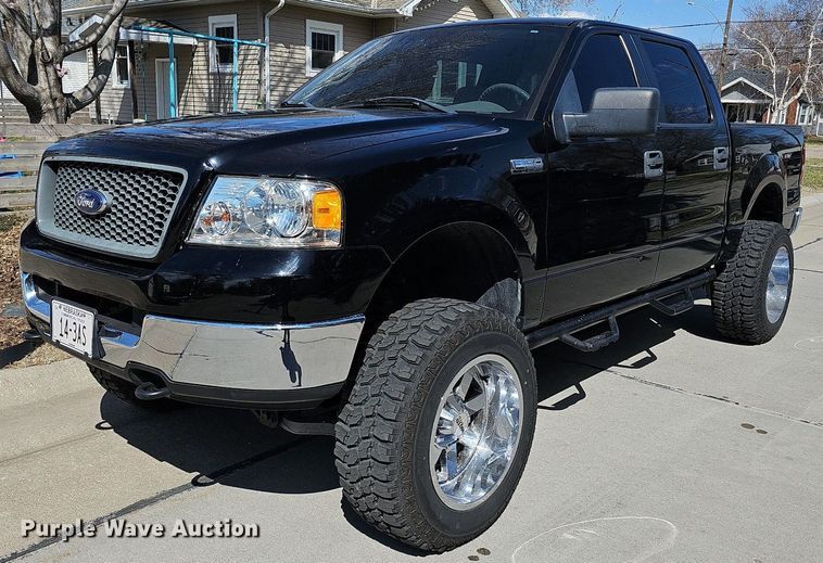 image for item MC9759 2005 Ford F150 XLT  SuperCrew pickup truck