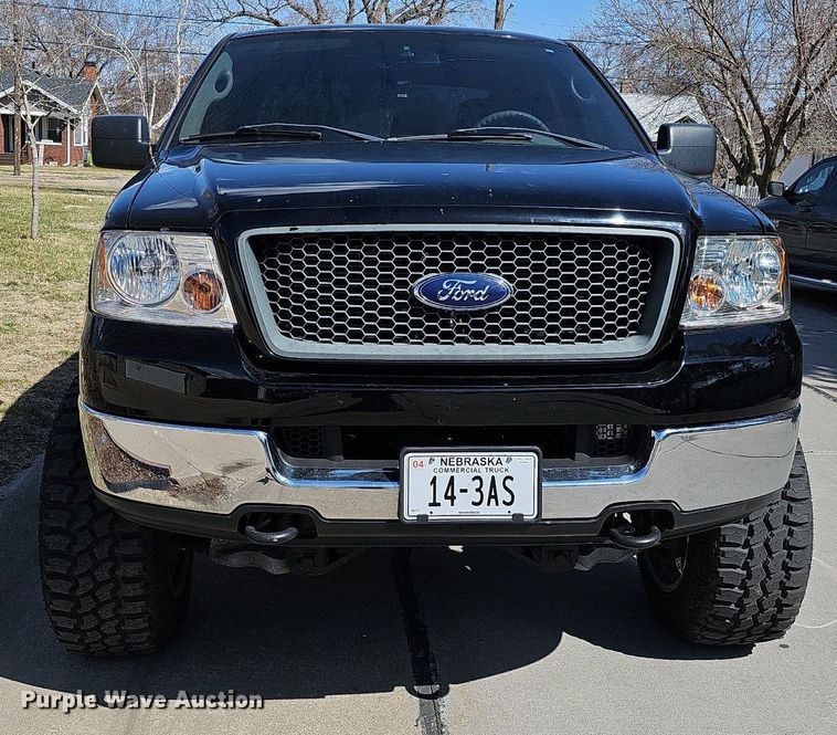 image for item MC9759 2005 Ford F150 XLT  SuperCrew pickup truck