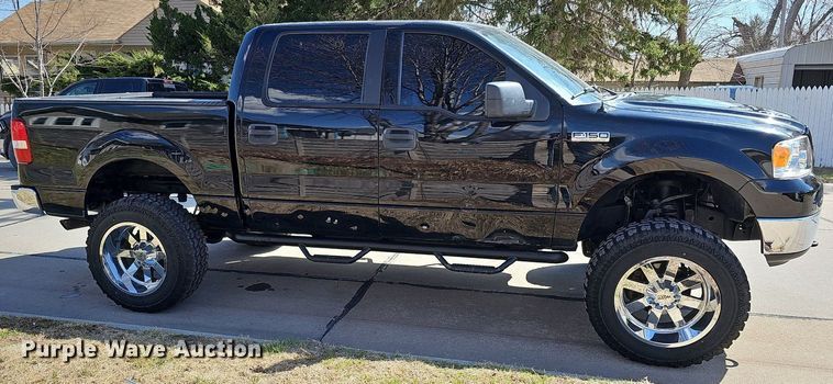 image for item MC9759 2005 Ford F150 XLT  SuperCrew pickup truck