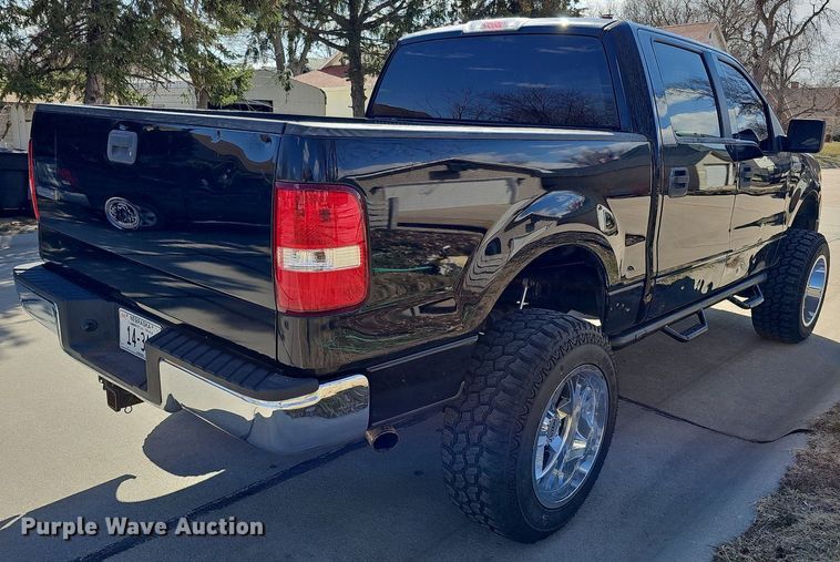 image for item MC9759 2005 Ford F150 XLT  SuperCrew pickup truck