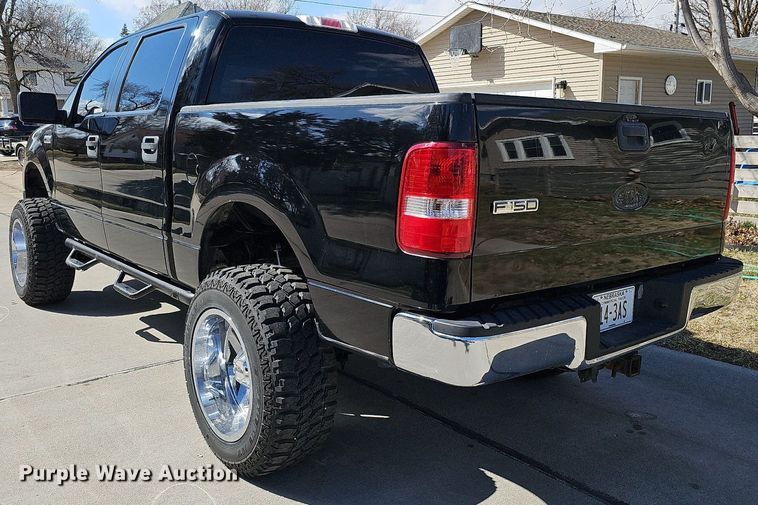 image for item MC9759 2005 Ford F150 XLT  SuperCrew pickup truck