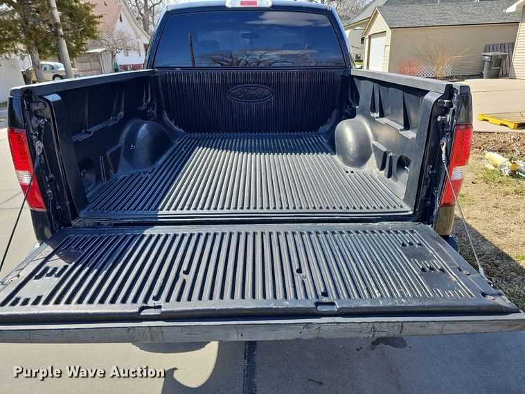 image for item MC9759 2005 Ford F150 XLT  SuperCrew pickup truck