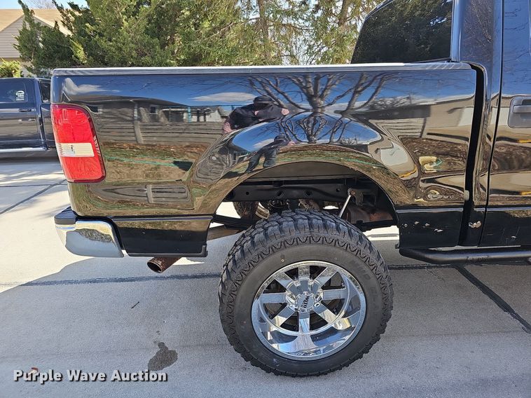 image for item MC9759 2005 Ford F150 XLT  SuperCrew pickup truck