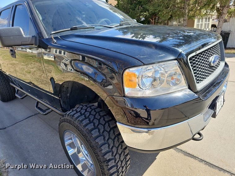 image for item MC9759 2005 Ford F150 XLT  SuperCrew pickup truck