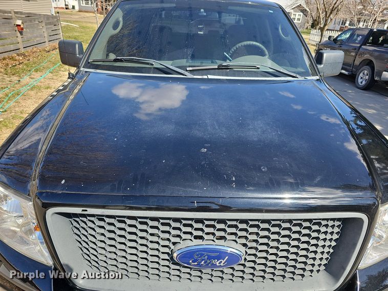 image for item MC9759 2005 Ford F150 XLT  SuperCrew pickup truck