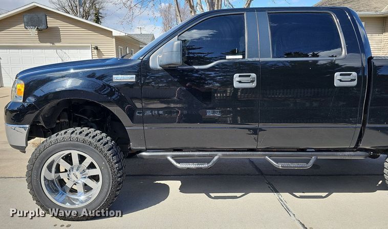 image for item MC9759 2005 Ford F150 XLT  SuperCrew pickup truck