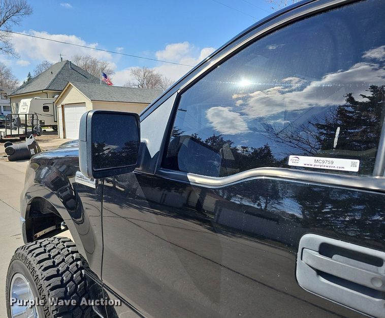 image for item MC9759 2005 Ford F150 XLT  SuperCrew pickup truck