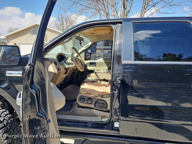 image for item MC9759 2005 Ford F150 XLT  SuperCrew pickup truck