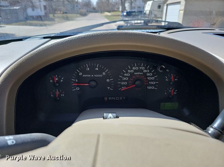 image for item MC9759 2005 Ford F150 XLT  SuperCrew pickup truck