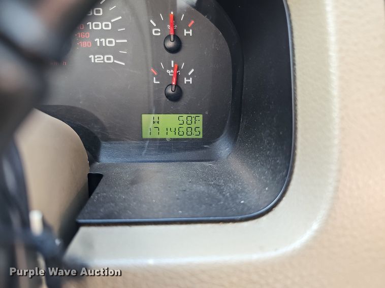 image for item MC9759 2005 Ford F150 XLT  SuperCrew pickup truck