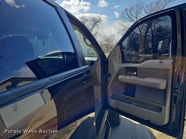 image for item MC9759 2005 Ford F150 XLT  SuperCrew pickup truck