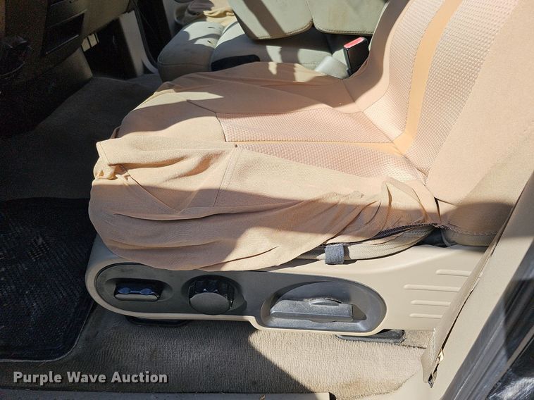 image for item MC9759 2005 Ford F150 XLT  SuperCrew pickup truck