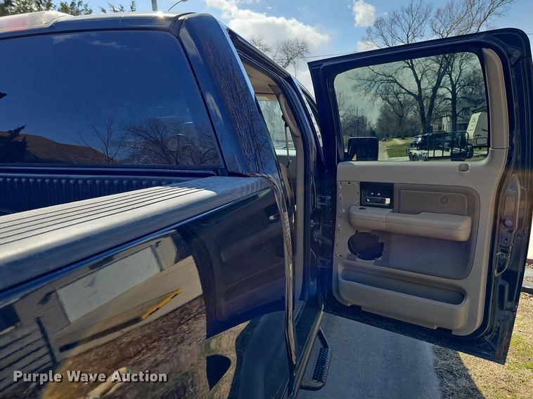 image for item MC9759 2005 Ford F150 XLT  SuperCrew pickup truck