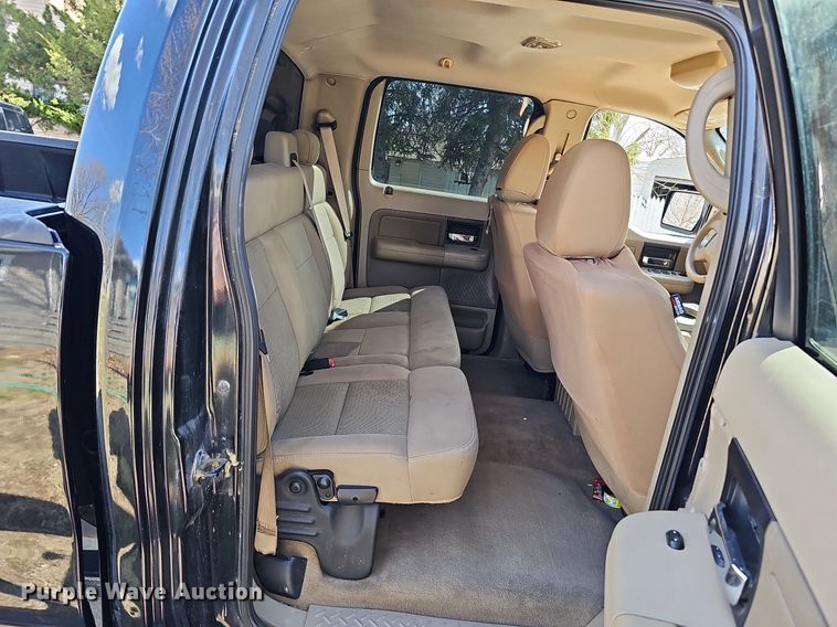 image for item MC9759 2005 Ford F150 XLT  SuperCrew pickup truck