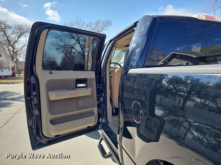 image for item MC9759 2005 Ford F150 XLT  SuperCrew pickup truck