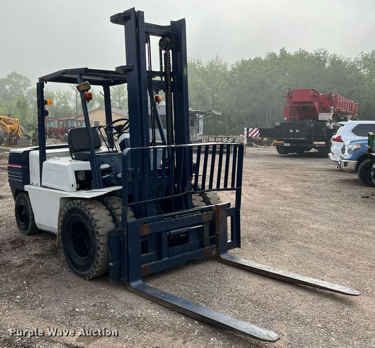 image for item MF9933 2012 Komatsu FD45T2  forklift