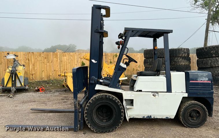 image for item MF9933 2012 Komatsu FD45T2  forklift