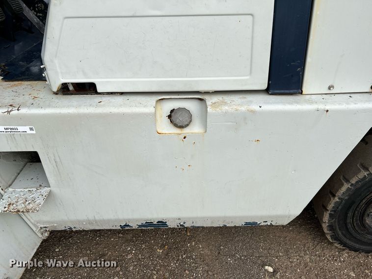 image for item MF9933 2012 Komatsu FD45T2  forklift