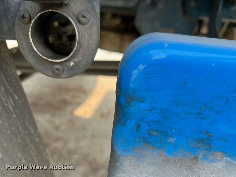 image for item MF9966 2006 Chevrolet C5500  truck cab and chassis