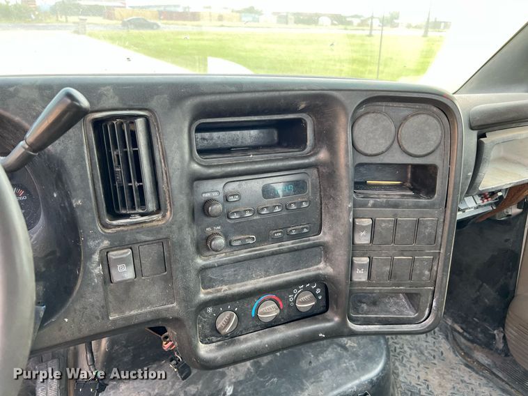 image for item MF9966 2006 Chevrolet C5500  truck cab and chassis