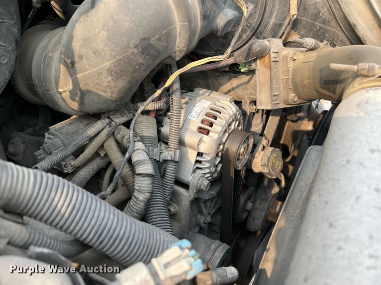 image for item MF9966 2006 Chevrolet C5500  truck cab and chassis