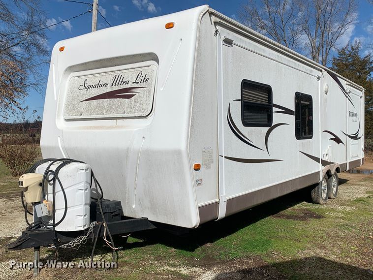 image for item MM9765 2011 Rockwood Signature Ultra Lite  camper