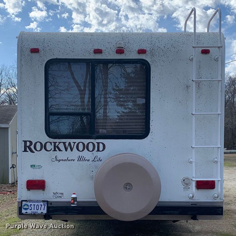 image for item MM9765 2011 Rockwood Signature Ultra Lite  camper