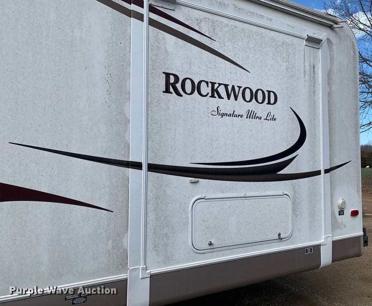 image for item MM9765 2011 Rockwood Signature Ultra Lite  camper