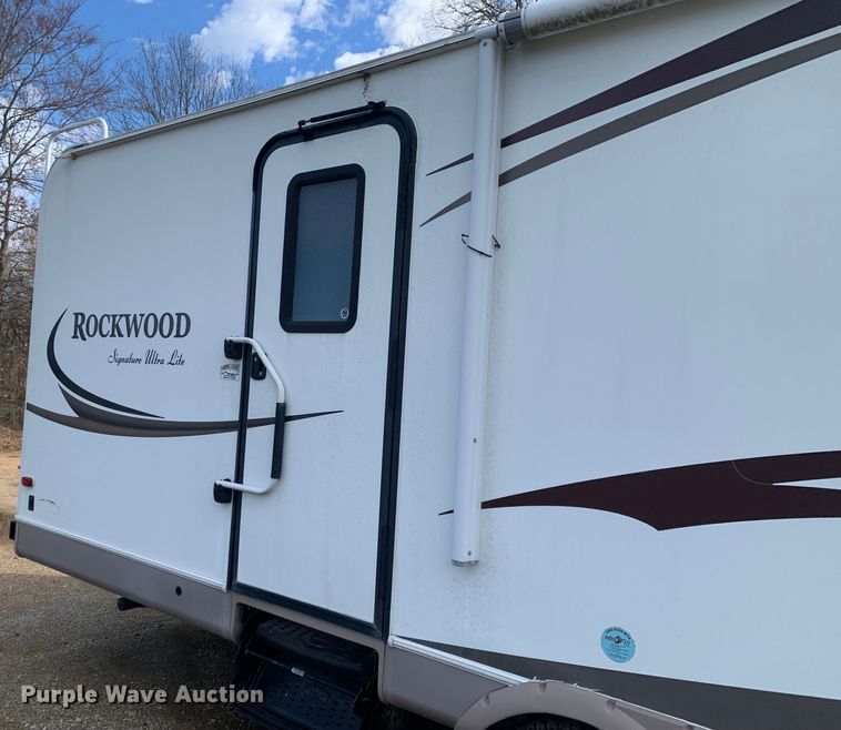 image for item MM9765 2011 Rockwood Signature Ultra Lite  camper