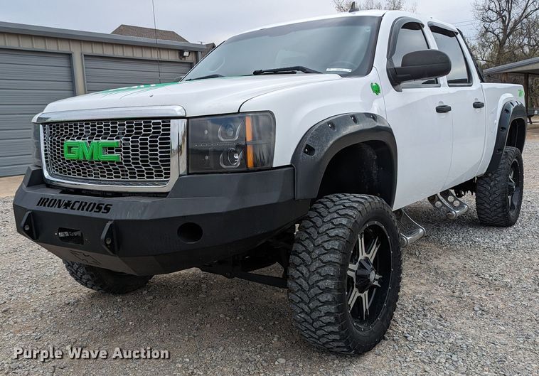 image for item MN9799 2011 GMC Sierra 1500  Crew Cab pickup truck