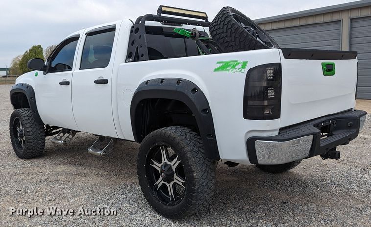 image for item MN9799 2011 GMC Sierra 1500  Crew Cab pickup truck