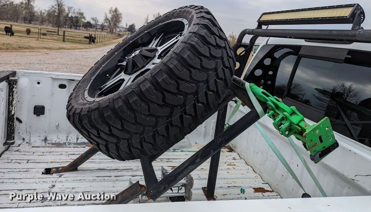 image for item MN9799 2011 GMC Sierra 1500  Crew Cab pickup truck