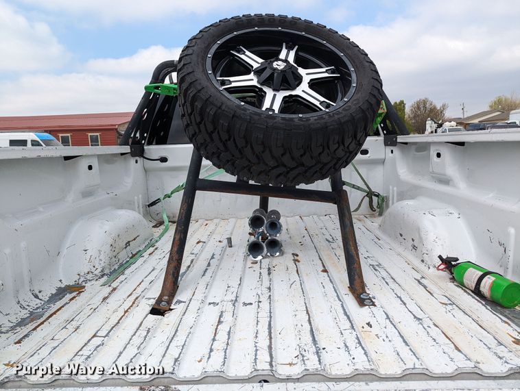 image for item MN9799 2011 GMC Sierra 1500  Crew Cab pickup truck