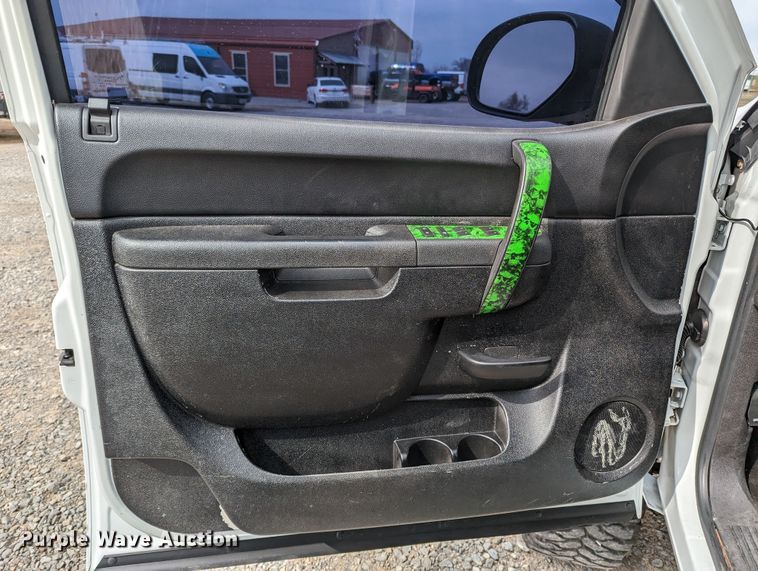 image for item MN9799 2011 GMC Sierra 1500  Crew Cab pickup truck