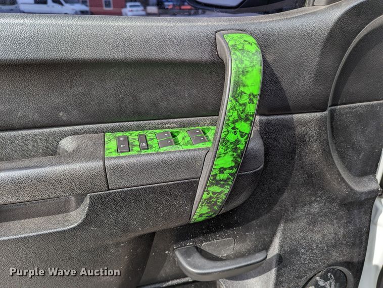 image for item MN9799 2011 GMC Sierra 1500  Crew Cab pickup truck