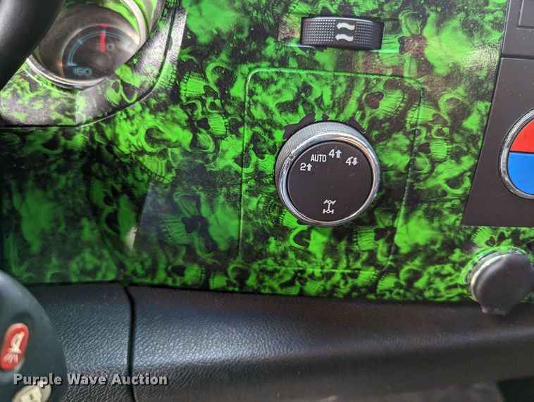 image for item MN9799 2011 GMC Sierra 1500  Crew Cab pickup truck