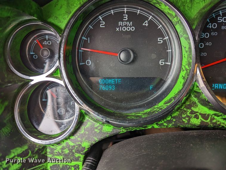 image for item MN9799 2011 GMC Sierra 1500  Crew Cab pickup truck