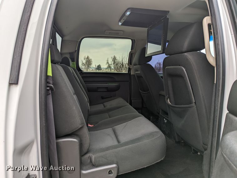 image for item MN9799 2011 GMC Sierra 1500  Crew Cab pickup truck