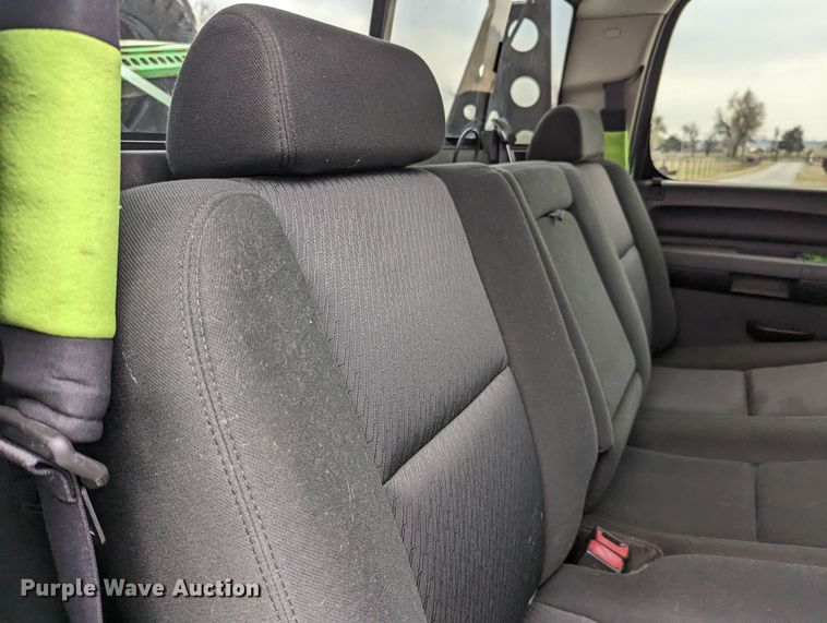 image for item MN9799 2011 GMC Sierra 1500  Crew Cab pickup truck